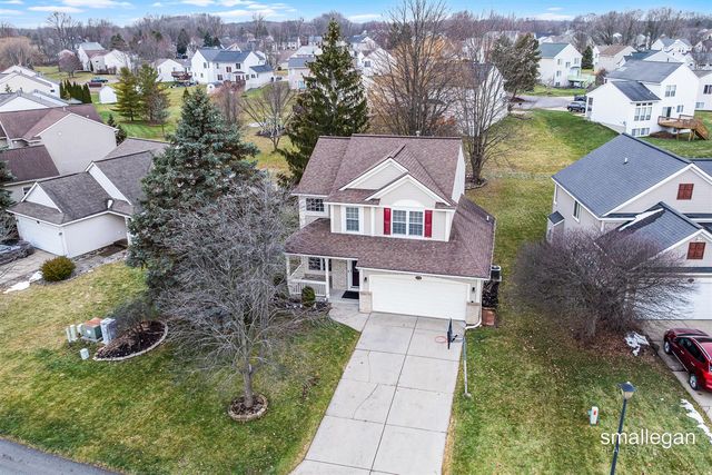 5721 E Grove Drive, Kentwood, MI 49512