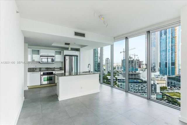 888 Biscayne Blvd 2212, Miami, FL 33132