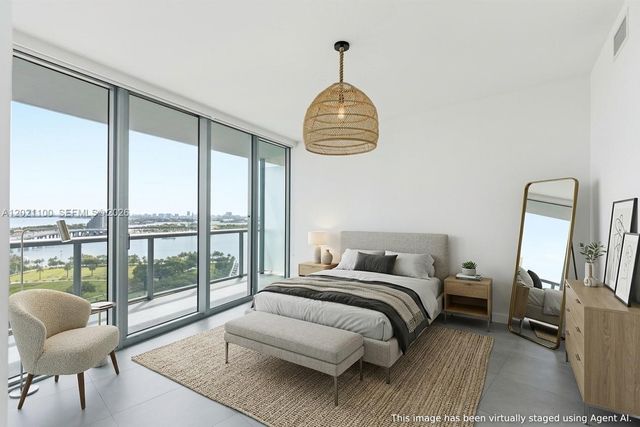 888 Biscayne Blvd 2212, Miami, FL 33132