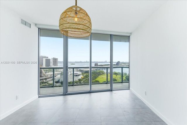 888 Biscayne Blvd 2212, Miami, FL 33132