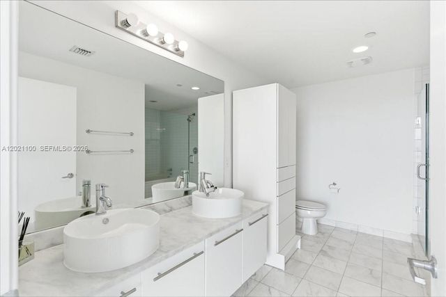 888 Biscayne Blvd 2212, Miami, FL 33132