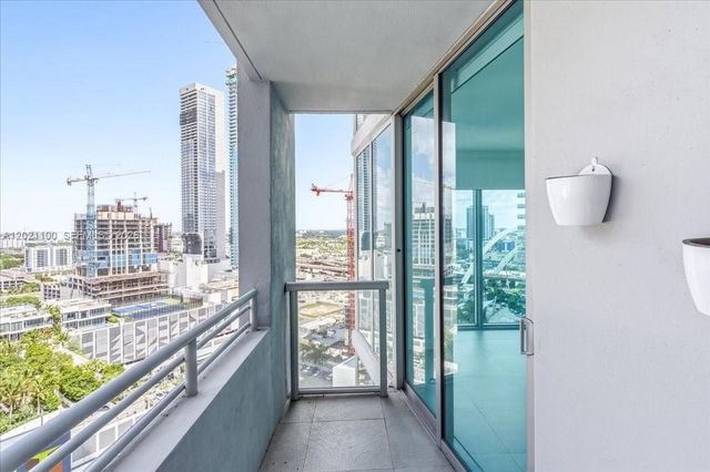 888 Biscayne Blvd 2212, Miami, FL 33132