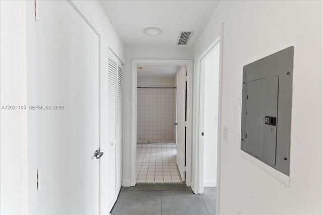 888 Biscayne Blvd 2212, Miami, FL 33132