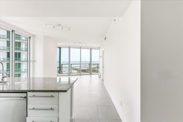888 Biscayne Blvd 2212, Miami, FL 33132