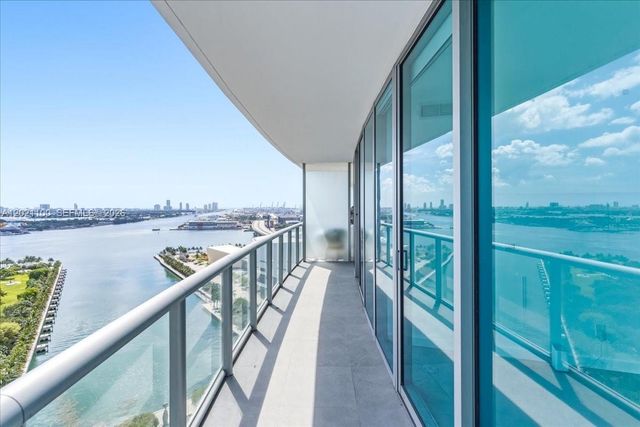888 Biscayne Blvd 2212, Miami, FL 33132