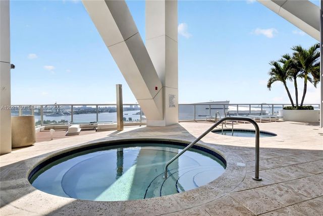 888 Biscayne Blvd 2212, Miami, FL 33132