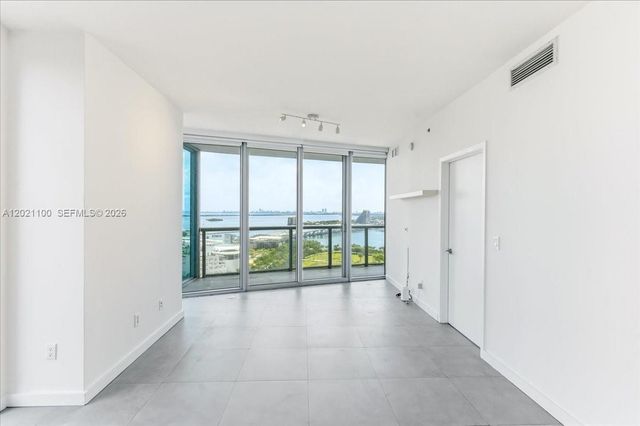 888 Biscayne Blvd 2212, Miami, FL 33132