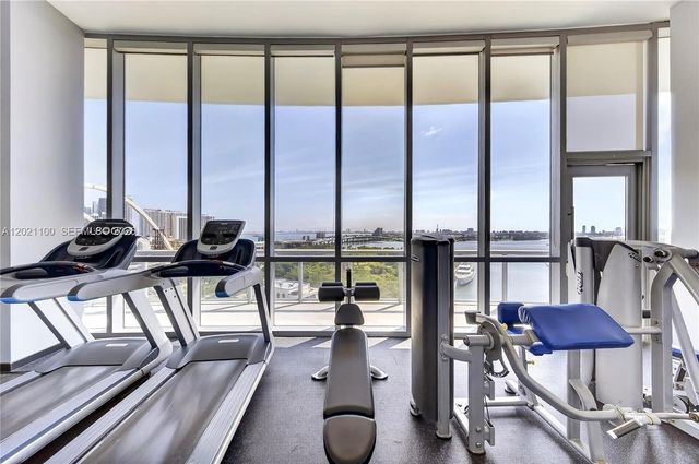 888 Biscayne Blvd 2212, Miami, FL 33132