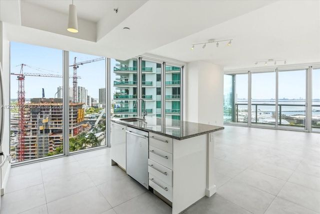 888 Biscayne Blvd 2212, Miami, FL 33132