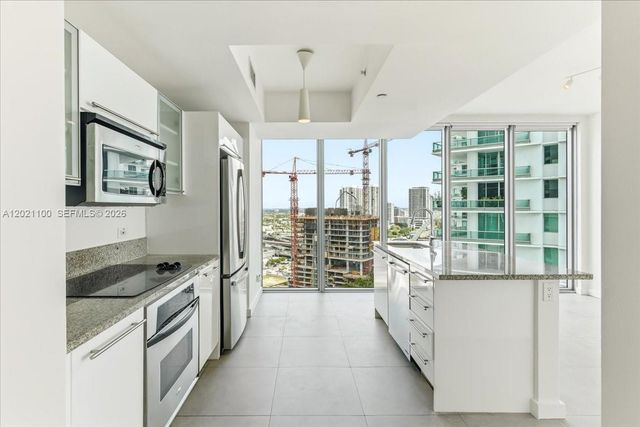 888 Biscayne Blvd 2212, Miami, FL 33132