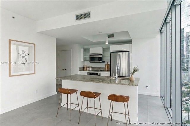 888 Biscayne Blvd 2212, Miami, FL 33132