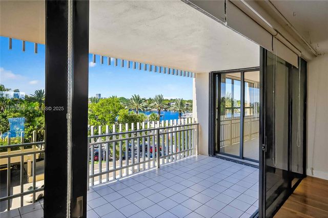 2 Grove Isle Dr B404, Coconut Grove, FL 33133