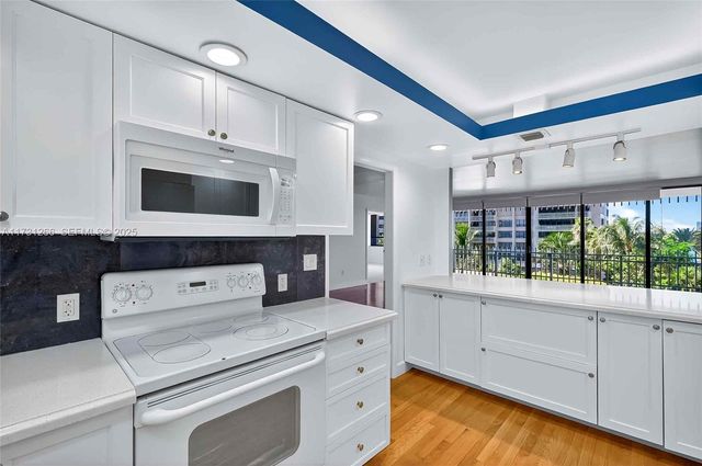 2 Grove Isle Dr B404, Coconut Grove, FL 33133