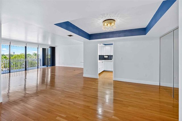 2 Grove Isle Dr B404, Coconut Grove, FL 33133