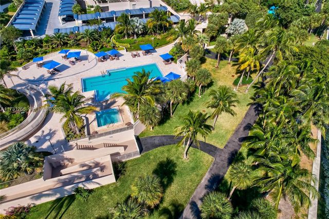 2 Grove Isle Dr B404, Coconut Grove, FL 33133