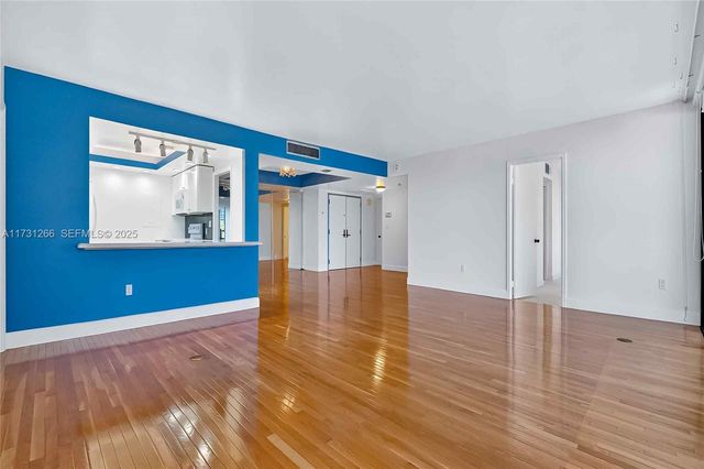 2 Grove Isle Dr B404, Coconut Grove, FL 33133