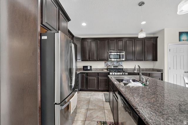 6582 S EVENING GLOW CT, West Valley City, UT 84081