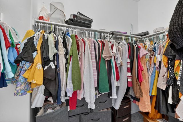 6582 S EVENING GLOW CT, West Valley City, UT 84081