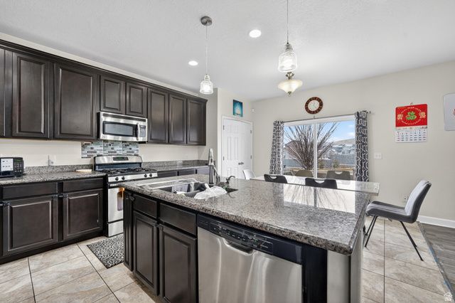 6582 S EVENING GLOW CT, West Valley City, UT 84081