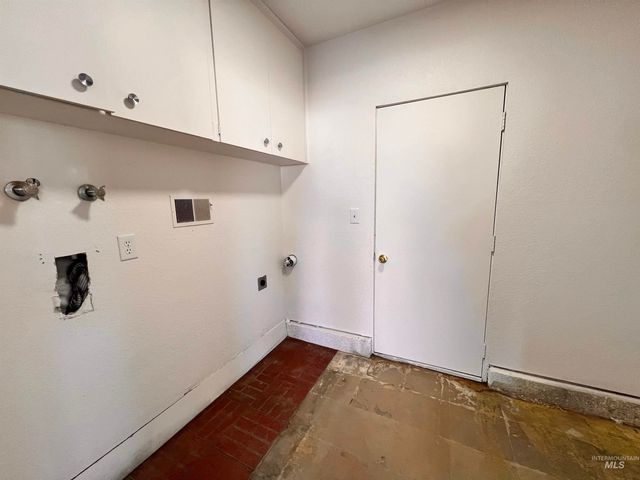 9985 W. Canterbury Dr., Boise, ID 83704