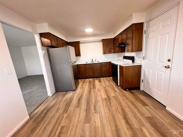 9985 W. Canterbury Dr., Boise, ID 83704