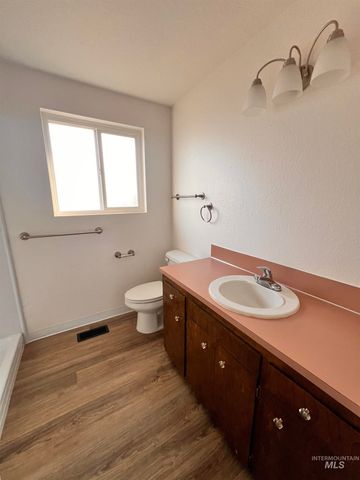 9985 W. Canterbury Dr., Boise, ID 83704