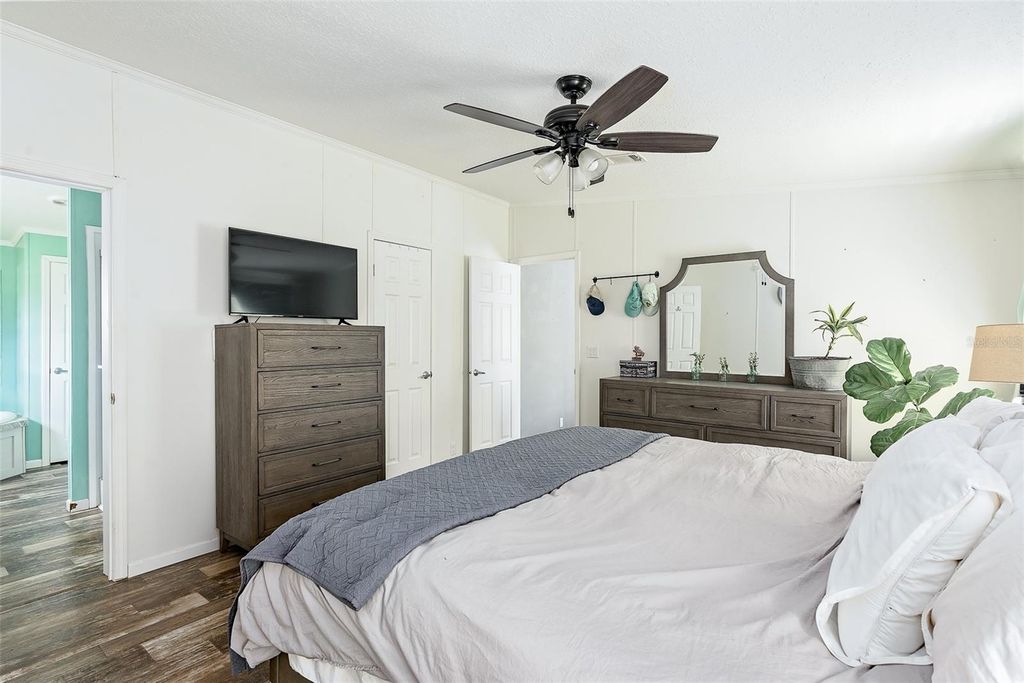 Image 13 of property listing at 436 ALDERMAN ROAD, Lakeland, FL 33810