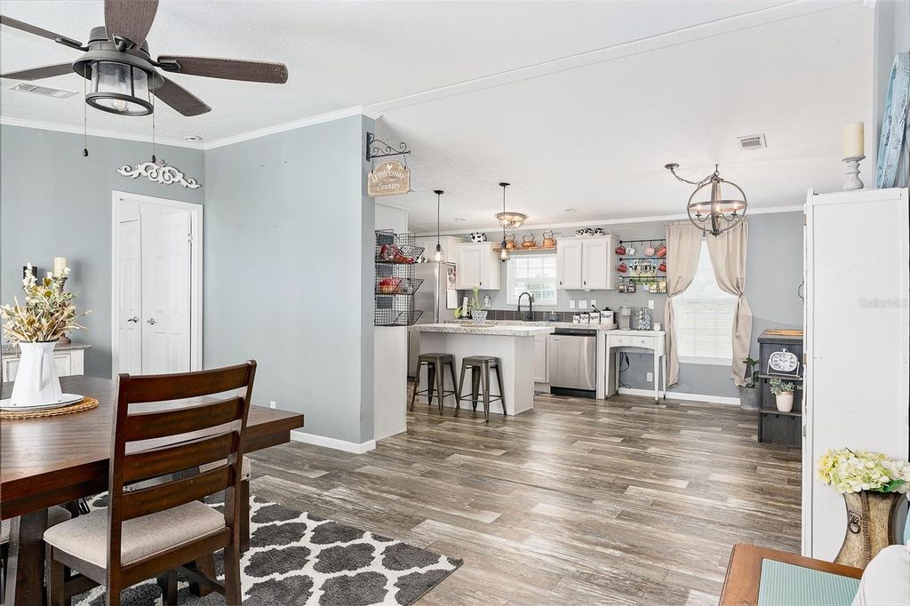 Image 8 of property listing at 436 ALDERMAN ROAD, Lakeland, FL 33810