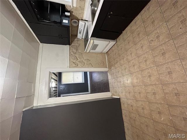 10140 Mayfair Drive, St Louis, MO 63136