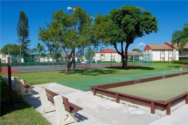 4857 Sable Pine Circle B1, West Palm Beach, FL 33417