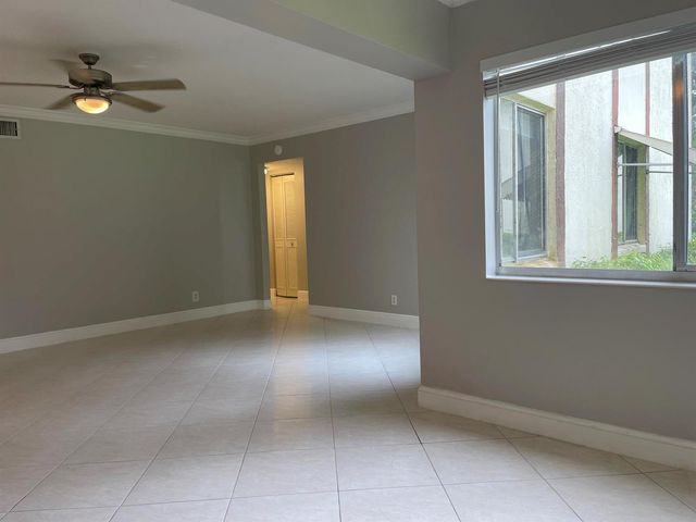 4857 Sable Pine Circle B1, West Palm Beach, FL 33417