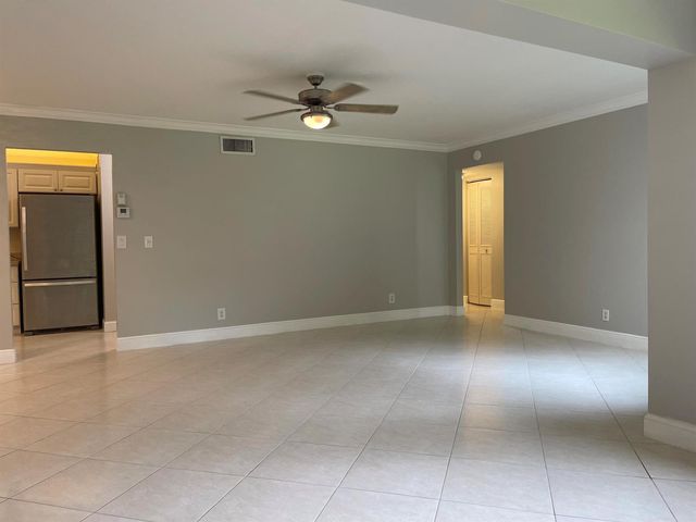 4857 Sable Pine Circle B1, West Palm Beach, FL 33417
