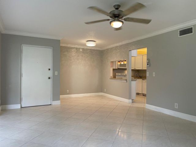4857 Sable Pine Circle B1, West Palm Beach, FL 33417