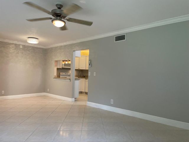 4857 Sable Pine Circle B1, West Palm Beach, FL 33417