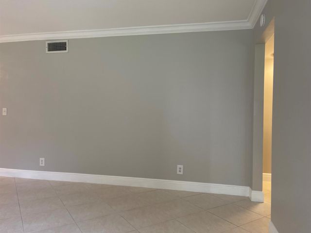 4857 Sable Pine Circle B1, West Palm Beach, FL 33417