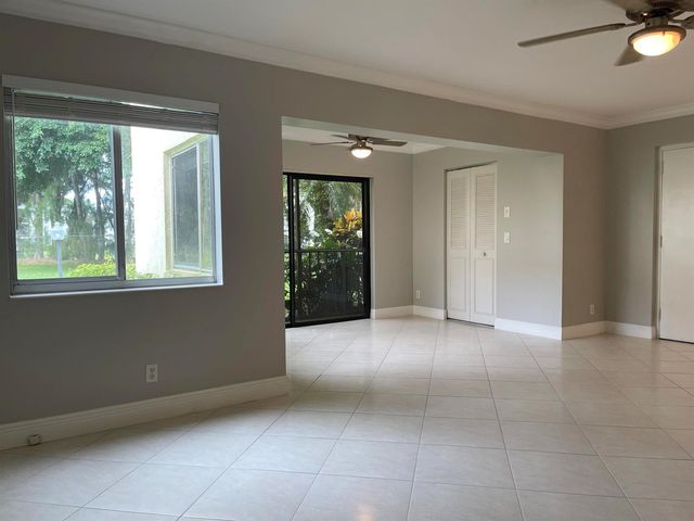 4857 Sable Pine Circle B1, West Palm Beach, FL 33417