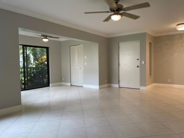 4857 Sable Pine Circle B1, West Palm Beach, FL 33417