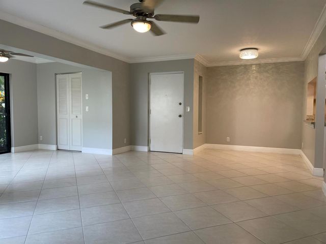 4857 Sable Pine Circle B1, West Palm Beach, FL 33417