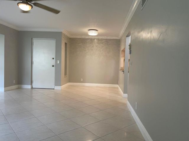 4857 Sable Pine Circle B1, West Palm Beach, FL 33417