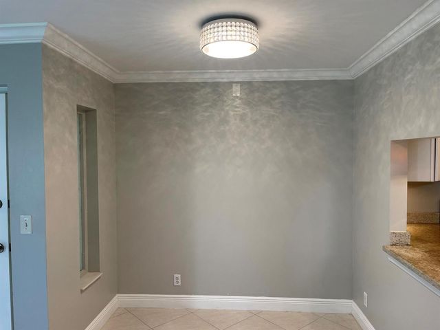 4857 Sable Pine Circle B1, West Palm Beach, FL 33417
