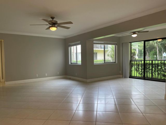 4857 Sable Pine Circle B1, West Palm Beach, FL 33417