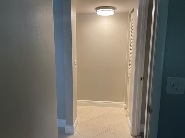 4857 Sable Pine Circle B1, West Palm Beach, FL 33417