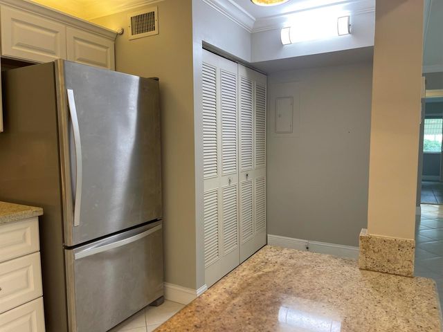 4857 Sable Pine Circle B1, West Palm Beach, FL 33417