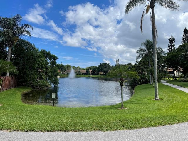 4857 Sable Pine Circle B1, West Palm Beach, FL 33417