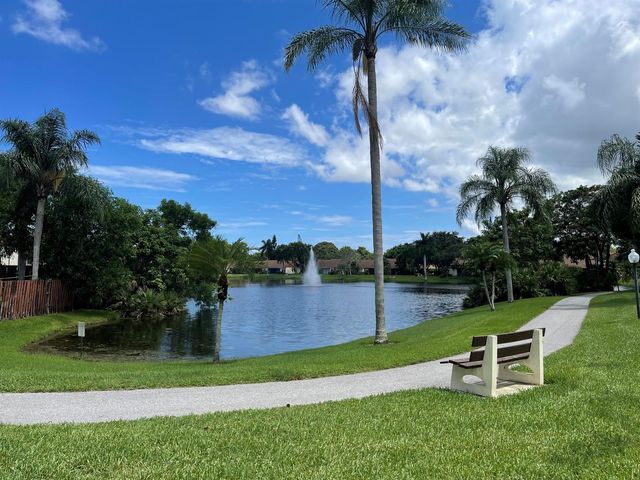 4857 Sable Pine Circle B1, West Palm Beach, FL 33417