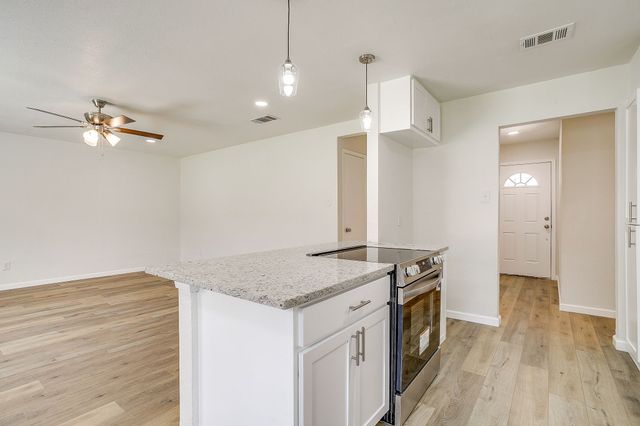 111 Chris Court, Alvarado, TX 76009