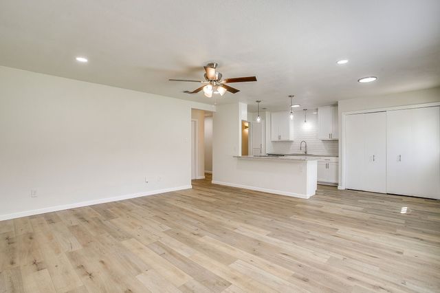 111 Chris Court, Alvarado, TX 76009