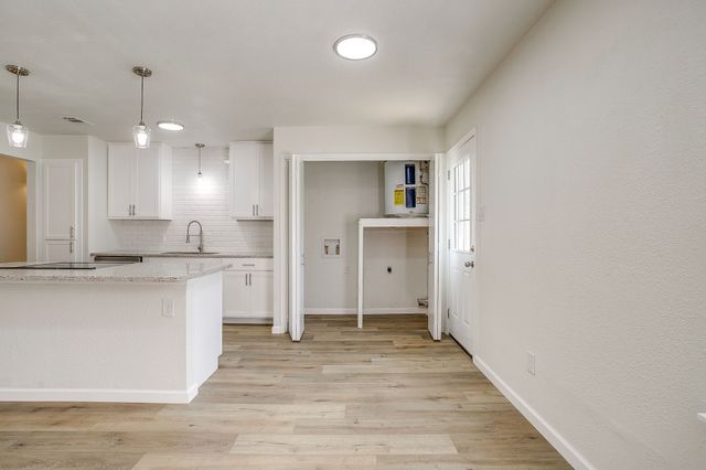 111 Chris Court, Alvarado, TX 76009