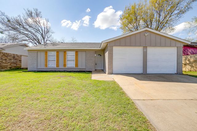 111 Chris Court, Alvarado, TX 76009