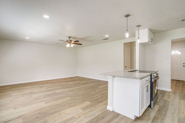 111 Chris Court, Alvarado, TX 76009